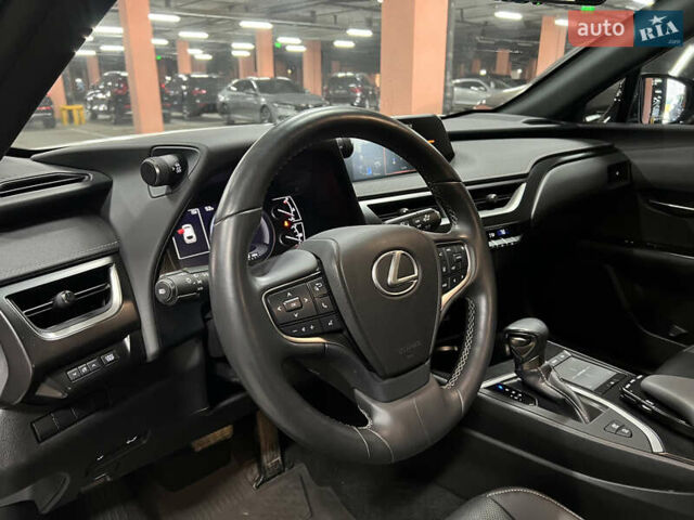 Білий Лексус UX, об'ємом двигуна 1.99 л та пробігом 22 тис. км за 29400 $, фото 24 на Automoto.ua