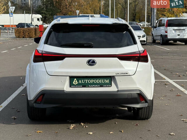 Білий Лексус UX, об'ємом двигуна 1.99 л та пробігом 22 тис. км за 29400 $, фото 11 на Automoto.ua