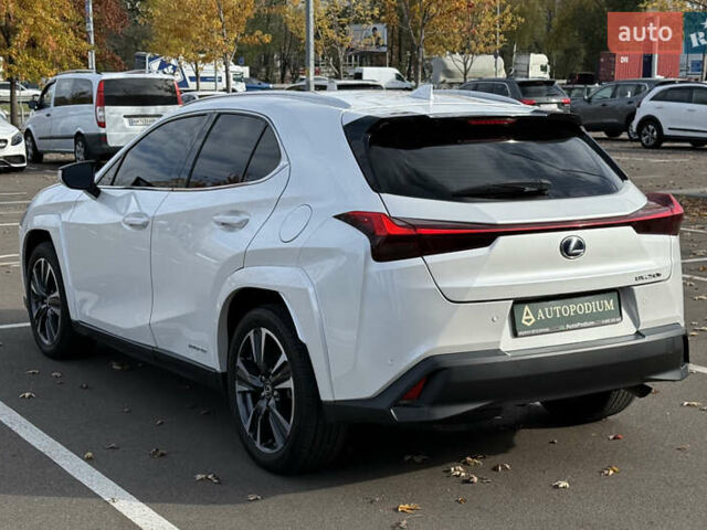 Білий Лексус UX, об'ємом двигуна 1.99 л та пробігом 22 тис. км за 29400 $, фото 13 на Automoto.ua
