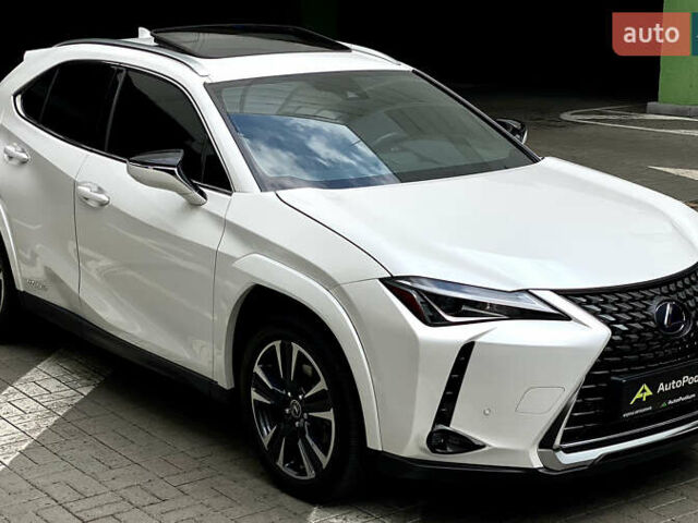Білий Лексус UX, об'ємом двигуна 2 л та пробігом 22 тис. км за 30200 $, фото 4 на Automoto.ua
