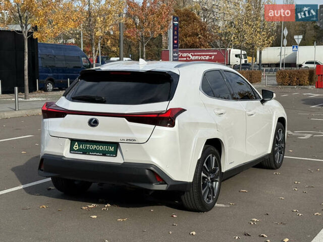 Білий Лексус UX, об'ємом двигуна 1.99 л та пробігом 22 тис. км за 29400 $, фото 12 на Automoto.ua
