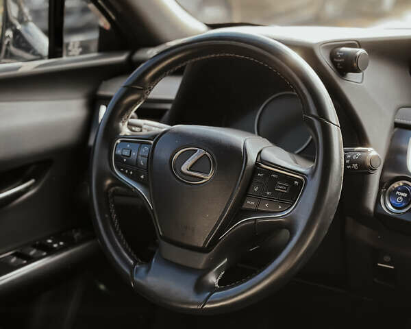 Белый Лексус UX, объемом двигателя 2 л и пробегом 43 тыс. км за 34900 $, фото 9 на Automoto.ua
