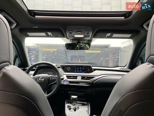 Білий Лексус UX, об'ємом двигуна 2 л та пробігом 22 тис. км за 30200 $, фото 50 на Automoto.ua
