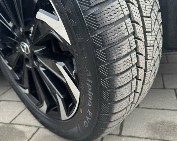 Білий Лексус UX, об'ємом двигуна 0 л та пробігом 75 тис. км за 25786 $, фото 23 на Automoto.ua