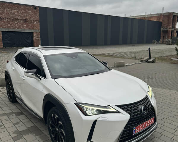 Білий Лексус UX, об'ємом двигуна 0 л та пробігом 75 тис. км за 25786 $, фото 1 на Automoto.ua