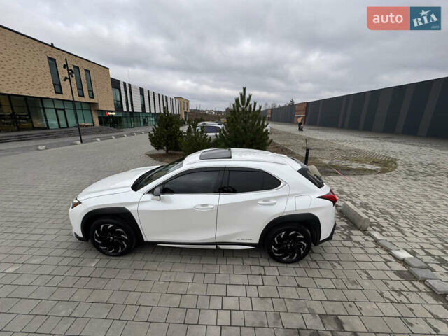 Білий Лексус UX, об'ємом двигуна 0 л та пробігом 75 тис. км за 25786 $, фото 21 на Automoto.ua