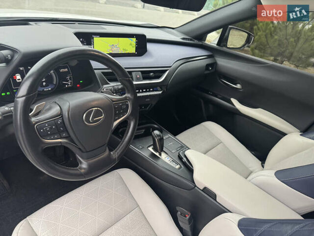 Білий Лексус UX, об'ємом двигуна 0 л та пробігом 75 тис. км за 25786 $, фото 27 на Automoto.ua