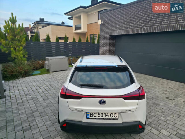 Лексус UX 2022 в Львове на Automoto.ua Белый Лексус UX, объемом двигателя 1.99 л и пробегом 68 тыс. км за 34990 $, фото 13 на Automoto.ua