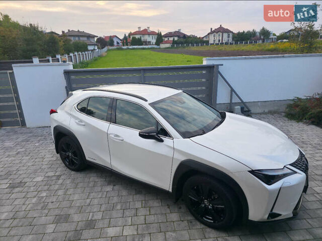 Лексус UX 2022 в Львове на Automoto.ua Белый Лексус UX, объемом двигателя 1.99 л и пробегом 68 тыс. км за 34990 $, фото 8 на Automoto.ua