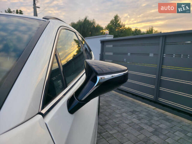Лексус UX 2022 в Львове на Automoto.ua Белый Лексус UX, объемом двигателя 1.99 л и пробегом 68 тыс. км за 34990 $, фото 7 на Automoto.ua