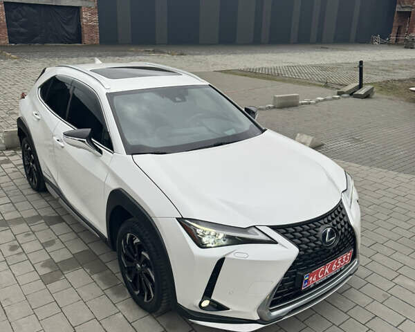 Білий Лексус UX, об'ємом двигуна 0 л та пробігом 75 тис. км за 25786 $, фото 3 на Automoto.ua