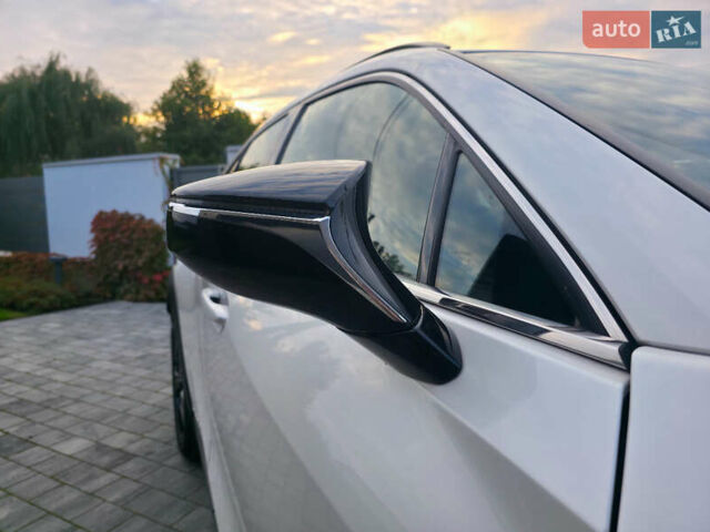 Білий Лексус UX, об'ємом двигуна 1.99 л та пробігом 68 тис. км за 34600 $, фото 5 на Automoto.ua