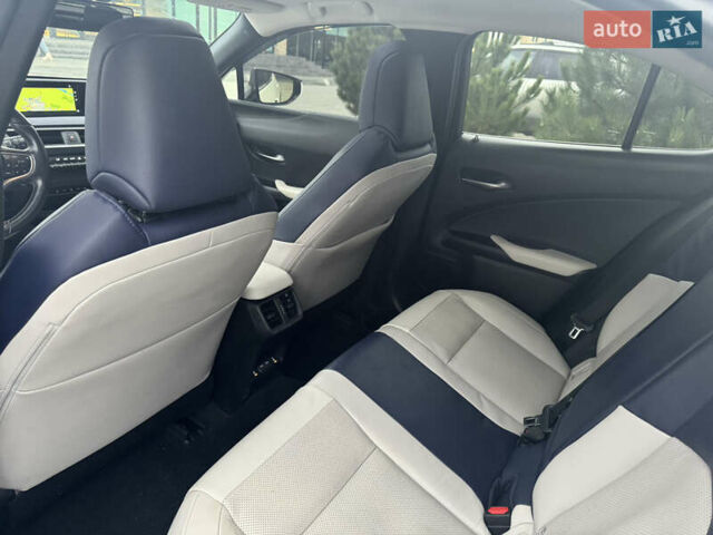 Білий Лексус UX, об'ємом двигуна 0 л та пробігом 75 тис. км за 25786 $, фото 24 на Automoto.ua