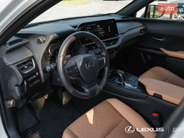 Білий Лексус UX, об'ємом двигуна 0 л та пробігом 3 тис. км за 40564 $, фото 12 на Automoto.ua