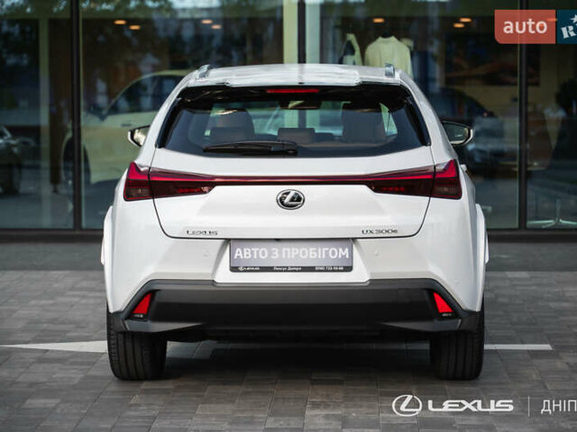 Білий Лексус UX, об'ємом двигуна 0 л та пробігом 3 тис. км за 40564 $, фото 7 на Automoto.ua