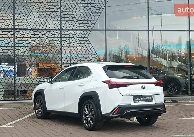 Білий Лексус UX, об'ємом двигуна 1.99 л та пробігом 28 тис. км за 41720 $, фото 1 на Automoto.ua