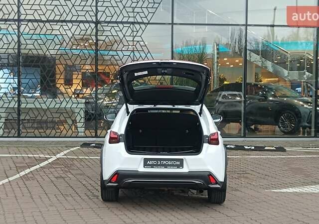 Білий Лексус UX, об'ємом двигуна 1.99 л та пробігом 28 тис. км за 41720 $, фото 9 на Automoto.ua