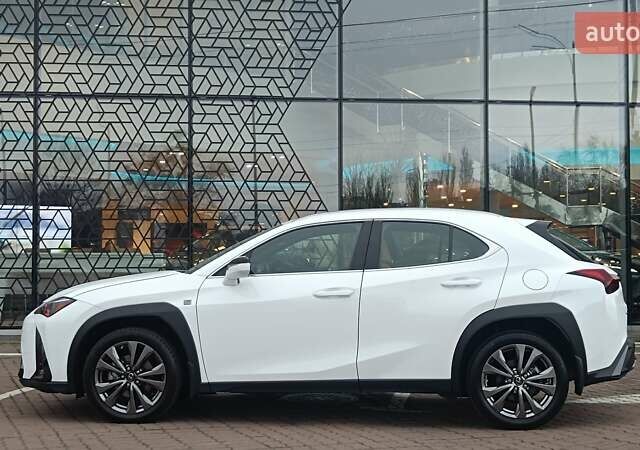 Білий Лексус UX, об'ємом двигуна 1.99 л та пробігом 28 тис. км за 41720 $, фото 2 на Automoto.ua