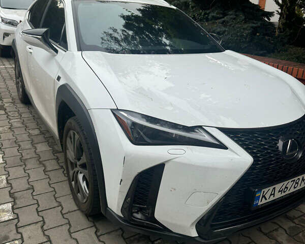 Білий Лексус UX, об'ємом двигуна 1.99 л та пробігом 22 тис. км за 35000 $, фото 1 на Automoto.ua
