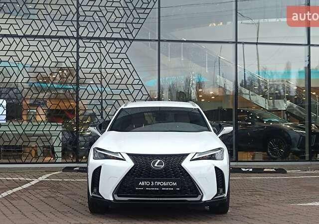 Білий Лексус UX, об'ємом двигуна 1.99 л та пробігом 28 тис. км за 41720 $, фото 4 на Automoto.ua