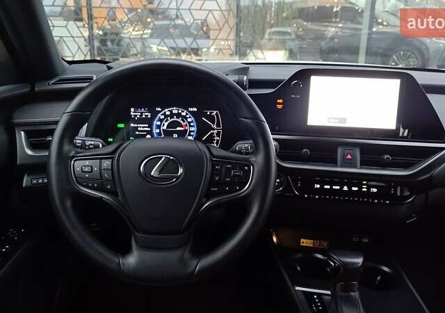 Білий Лексус UX, об'ємом двигуна 1.99 л та пробігом 28 тис. км за 41720 $, фото 8 на Automoto.ua