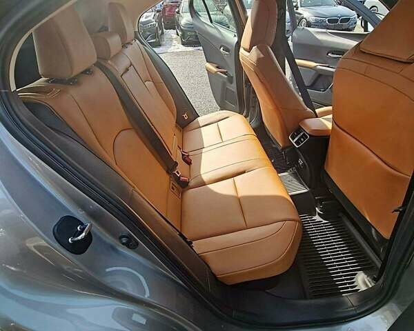 Бежевый Лексус UX, объемом двигателя 2 л и пробегом 46 тыс. км за 18000 $, фото 10 на Automoto.ua