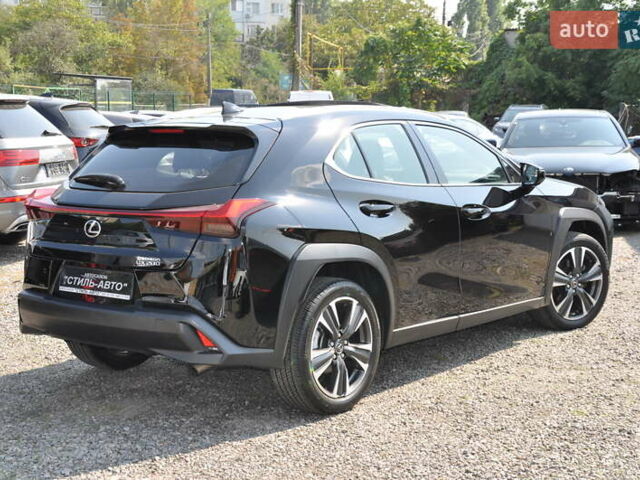 Чорний Лексус UX, об'ємом двигуна 1.99 л та пробігом 43 тис. км за 27700 $, фото 2 на Automoto.ua