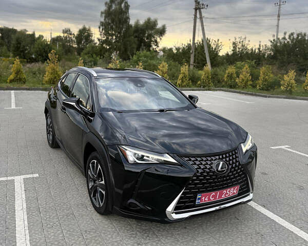 Черный Лексус UX, объемом двигателя 1.99 л и пробегом 97 тыс. км за 25990 $, фото 3 на Automoto.ua