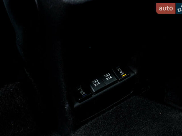 Чорний Лексус UX, об'ємом двигуна 0 л та пробігом 56 тис. км за 29000 $, фото 42 на Automoto.ua