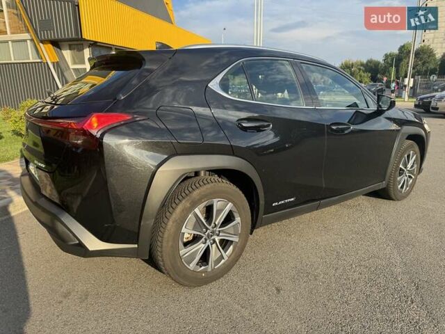 Чорний Лексус UX, об'ємом двигуна 0 л та пробігом 56 тис. км за 26920 $, фото 3 на Automoto.ua