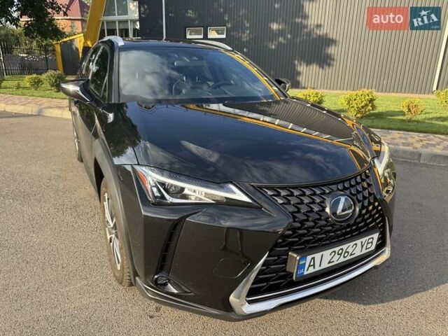 Чорний Лексус UX, об'ємом двигуна 0 л та пробігом 56 тис. км за 26920 $, фото 1 на Automoto.ua