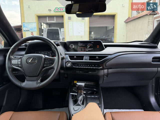 Черный Лексус UX, объемом двигателя 1.99 л и пробегом 97 тыс. км за 25990 $, фото 33 на Automoto.ua