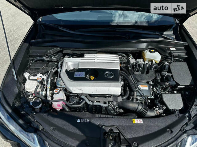 Чорний Лексус UX, об'ємом двигуна 1.99 л та пробігом 23 тис. км за 25999 $, фото 20 на Automoto.ua
