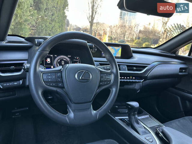 Черный Лексус UX, объемом двигателя 1.99 л и пробегом 45 тыс. км за 27999 $, фото 33 на Automoto.ua