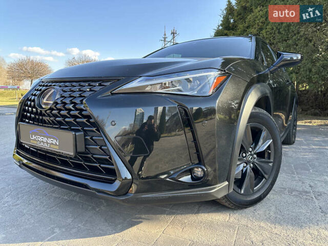 Черный Лексус UX, объемом двигателя 1.99 л и пробегом 45 тыс. км за 27999 $, фото 2 на Automoto.ua