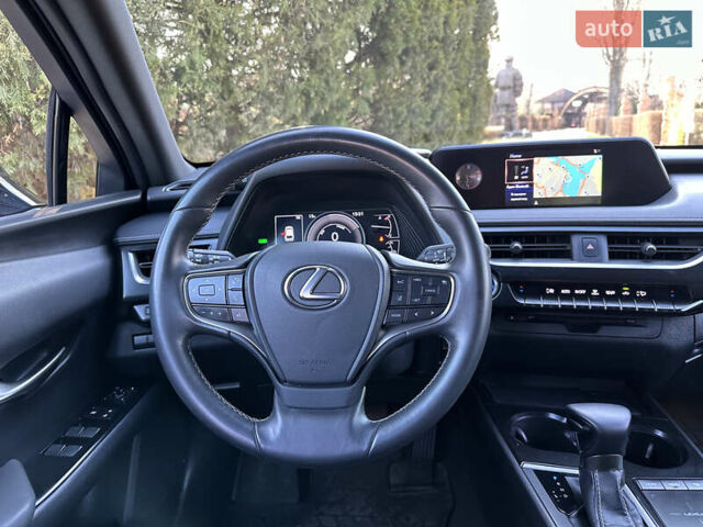 Черный Лексус UX, объемом двигателя 1.99 л и пробегом 45 тыс. км за 27999 $, фото 28 на Automoto.ua