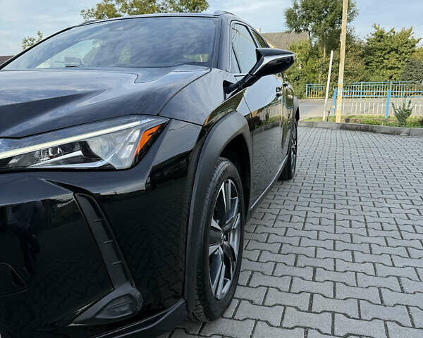 Черный Лексус UX, объемом двигателя 1.99 л и пробегом 97 тыс. км за 25990 $, фото 24 на Automoto.ua