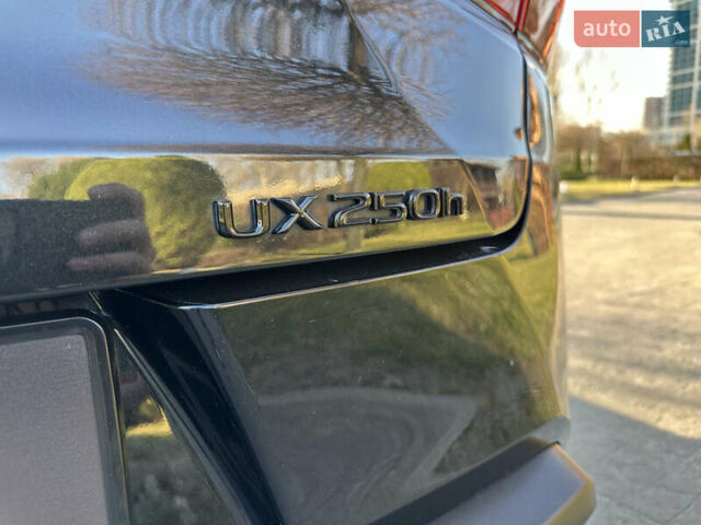 Черный Лексус UX, объемом двигателя 1.99 л и пробегом 45 тыс. км за 27999 $, фото 43 на Automoto.ua