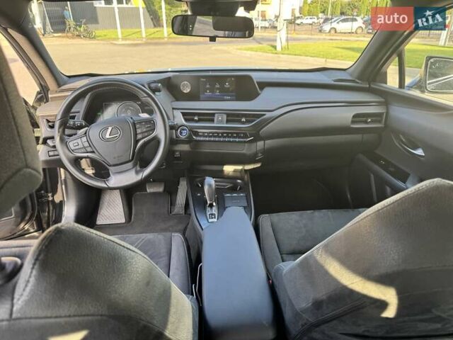 Чорний Лексус UX, об'ємом двигуна 0 л та пробігом 56 тис. км за 26920 $, фото 13 на Automoto.ua
