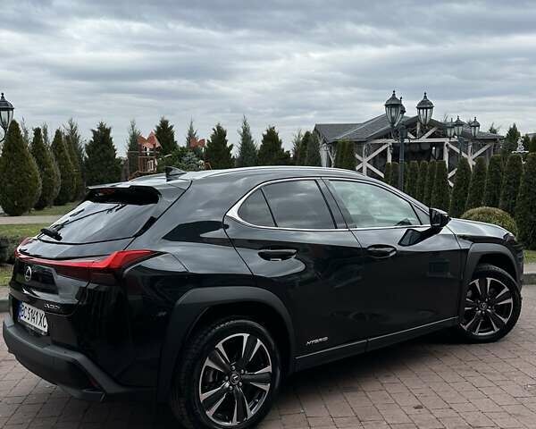 Черный Лексус UX, объемом двигателя 2 л и пробегом 25 тыс. км за 33750 $, фото 55 на Automoto.ua