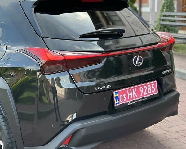 Чорний Лексус UX, об'ємом двигуна 0 л та пробігом 25 тис. км за 35750 $, фото 60 на Automoto.ua