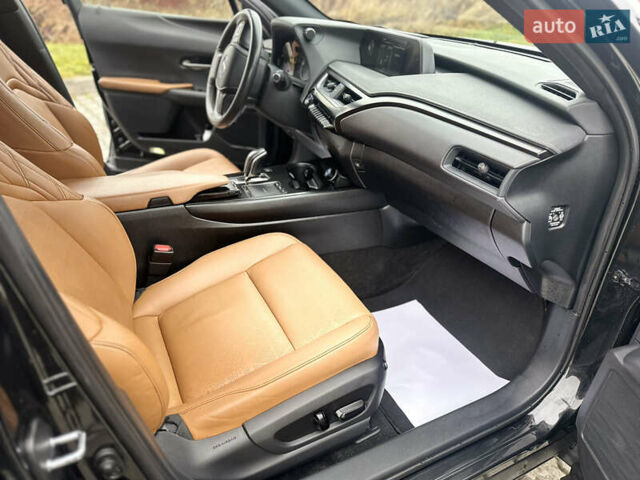 Черный Лексус UX, объемом двигателя 0 л и пробегом 109 тыс. км за 22750 $, фото 33 на Automoto.ua