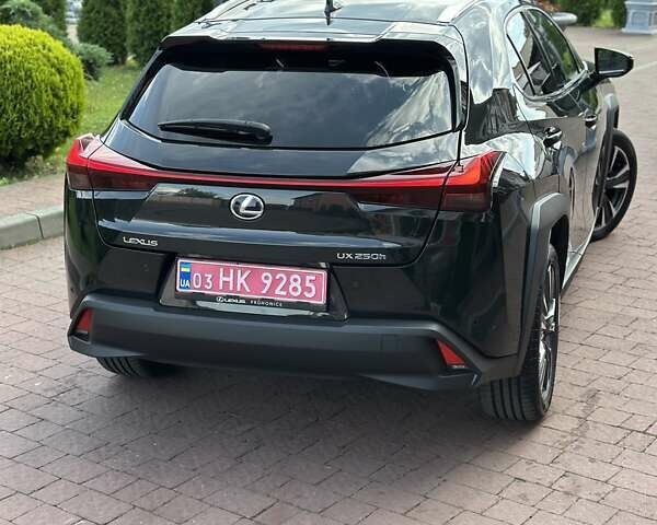 Чорний Лексус UX, об'ємом двигуна 0 л та пробігом 25 тис. км за 35850 $, фото 69 на Automoto.ua