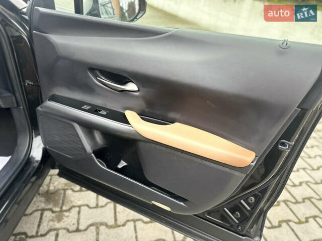 Черный Лексус UX, объемом двигателя 0 л и пробегом 109 тыс. км за 22750 $, фото 34 на Automoto.ua