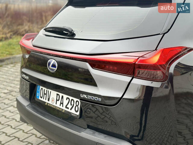 Черный Лексус UX, объемом двигателя 0 л и пробегом 109 тыс. км за 22750 $, фото 17 на Automoto.ua