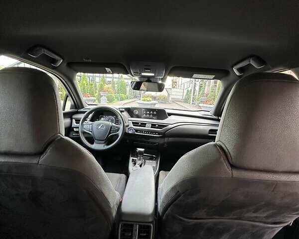 Чорний Лексус UX, об'ємом двигуна 0 л та пробігом 25 тис. км за 35850 $, фото 116 на Automoto.ua