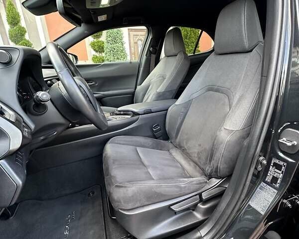Чорний Лексус UX, об'ємом двигуна 0 л та пробігом 25 тис. км за 35850 $, фото 97 на Automoto.ua