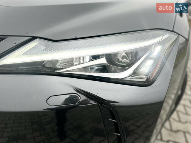 Черный Лексус UX, объемом двигателя 0 л и пробегом 109 тыс. км за 22750 $, фото 3 на Automoto.ua