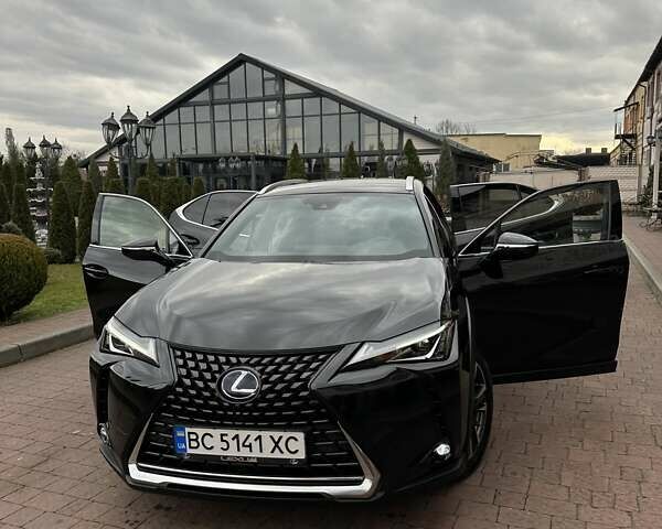 Черный Лексус UX, объемом двигателя 2 л и пробегом 25 тыс. км за 33750 $, фото 33 на Automoto.ua