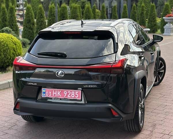 Чорний Лексус UX, об'ємом двигуна 0 л та пробігом 25 тис. км за 35750 $, фото 69 на Automoto.ua